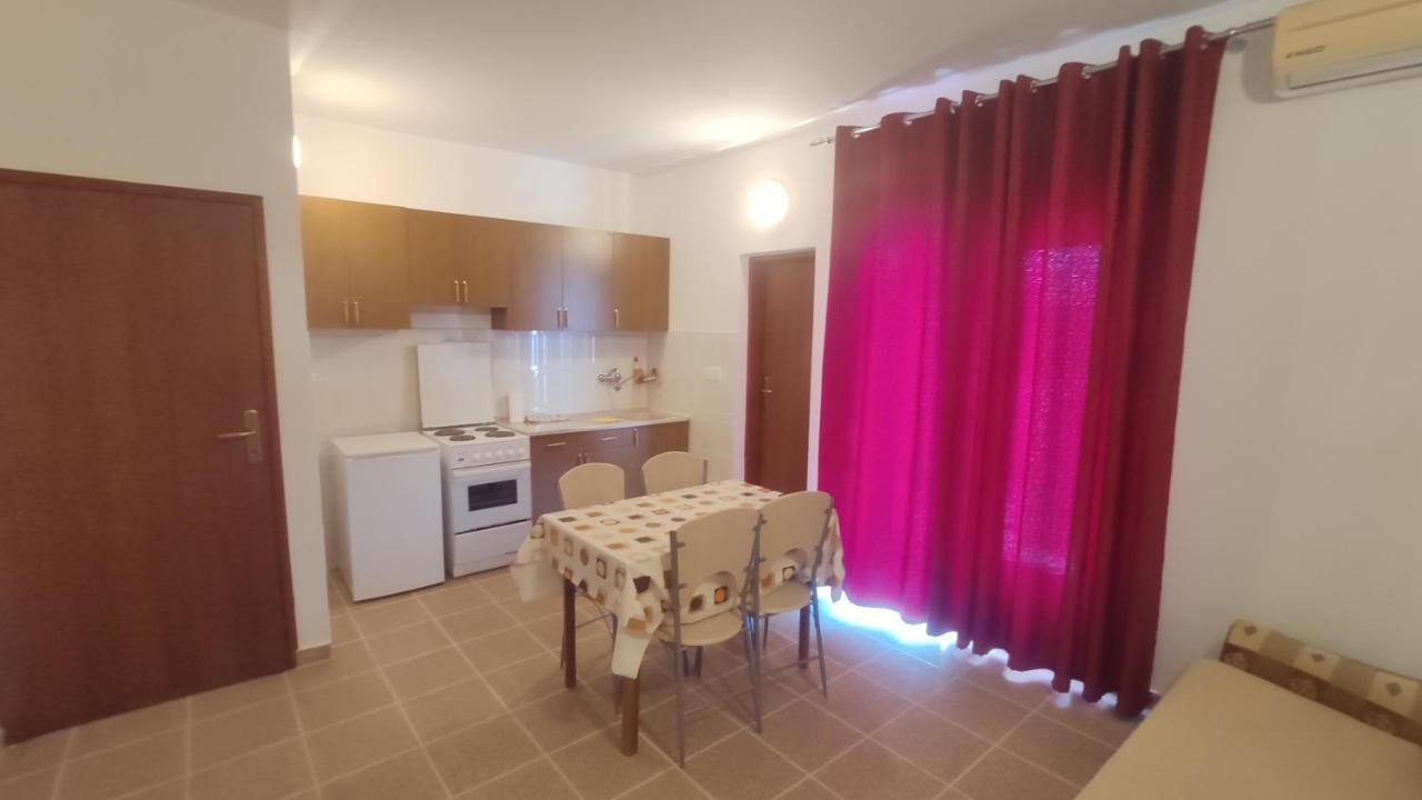 Apartments Marnikovic Улцинь Екстер'єр фото