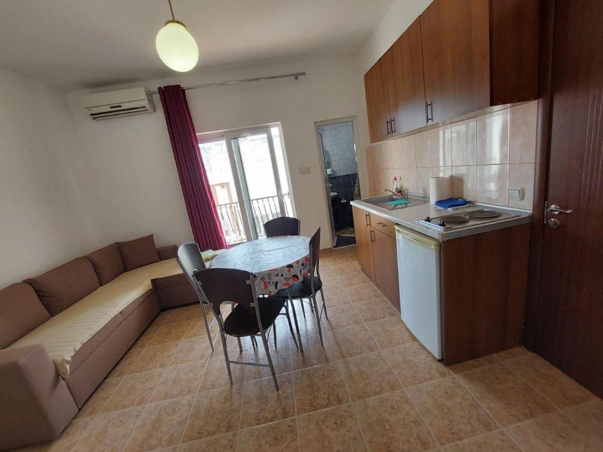 Apartments Marnikovic Улцинь Екстер'єр фото
